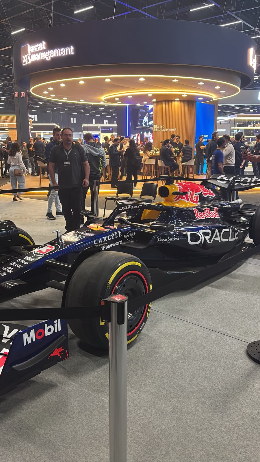 Carro de Fórmula 1 da Red Bull na Expert XP